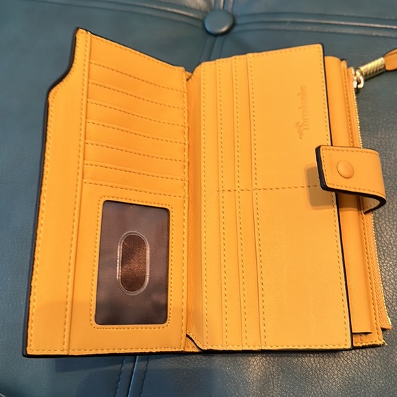 Yellow leather RFID protected large wallet - Picture 5 of 9